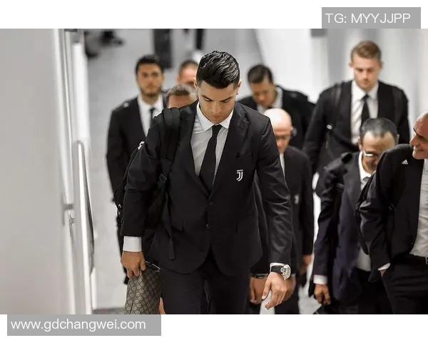 足球明星热衷的发型潮流解析与风格推荐探讨