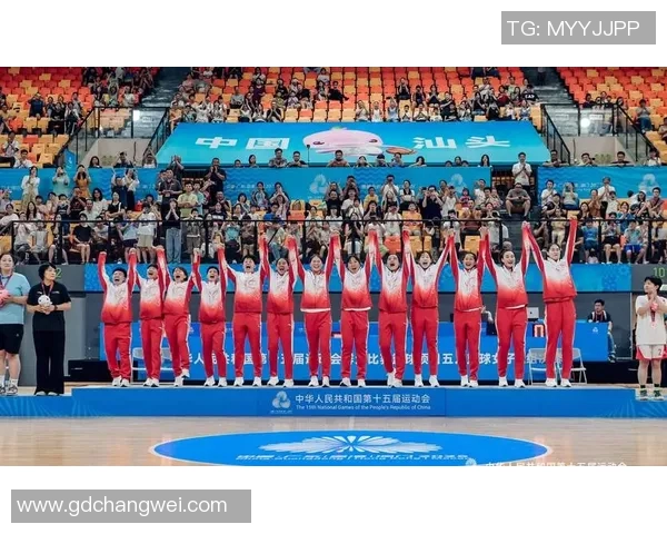 全运会特别报道：深圳篮球队如何在挑战中实现历史性突破与辉煌成就