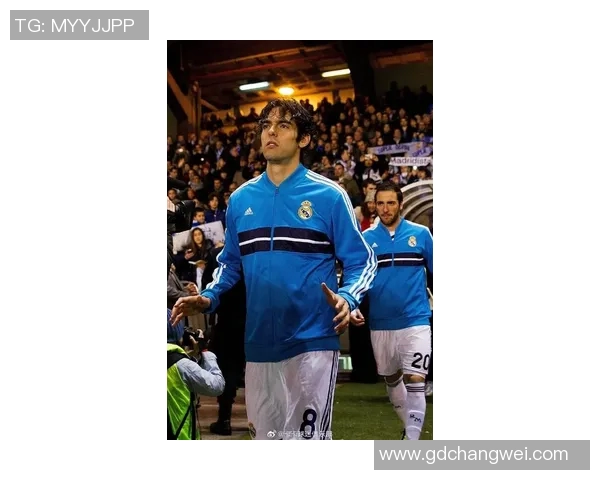 在街头偶遇足球明星卡卡的奇妙瞬间与难忘回忆